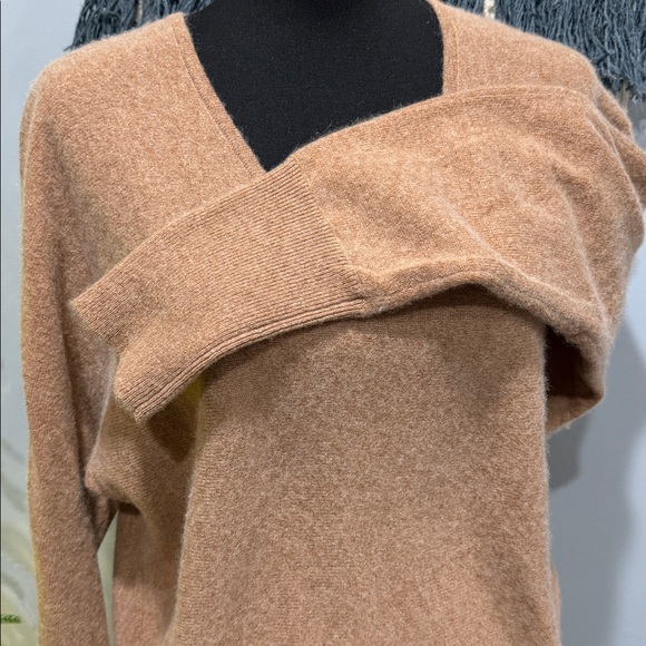 HP🌈 100% Cashmere*Magashoni * Tan V-Neck Women's Sweater * Size Medium - Picture 6 of 11